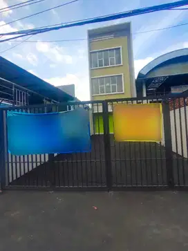 Disewakan Ruko 3lt, Bersih, Renovasi Des 2024, Jln Pahlawan Revolusi