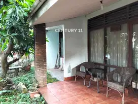 Dijual Rumah Bergaya Country Harga Dibawah NJOP Di Warung Jati