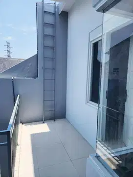 DIJUAL: Rumah Megah Hanya 5 MENIT dari Mal Galaxy dan Unair Surabaya