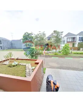RUMAH RASA VILLA BINTARO SEKTOR 7 DEPAN TAMAN BESAR DAN KONBLOK PAVING