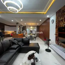 DIJUAL VILLA KOMPLEK TAMAN MALIBU INDAH (Indra & Devit)