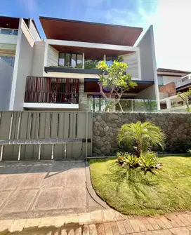 DIJUAL RUMAH CITRALAND BARU GRES GOLF AREA FURNISHED DKT PAKUWON GRAHA