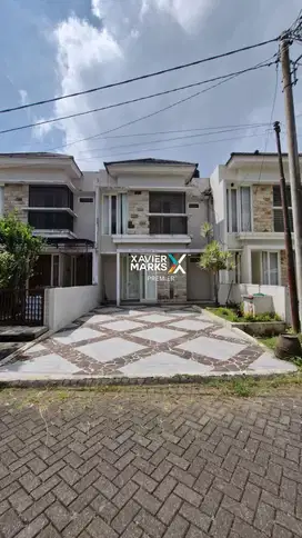 Dijual Rumah Villa Full Furnish Kawasan Wisata di Panderman Hills Batu