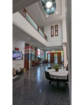 RUMAH HOOK 2 KM KE PURI INDAH MALL DI PERMATA BUANA- LT FULL GRANITE