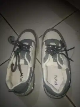 Sepatu pvn size 40