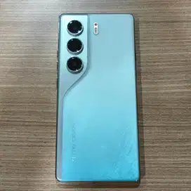 Tecno Camon 40 - Green - 256gb - 8gb - fullset - 3 minggu pemakaian