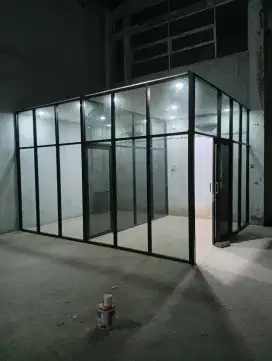 Pintu kaca dan partisi kaca aluminium . Diskon hingga 10%