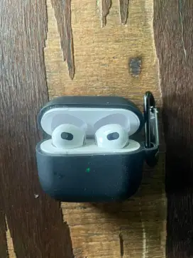 AIRPODS GEN 2 , KELENGKAPAN DUS GA ADA , SAMA CASAAN , PEMAKAIAN AJA
