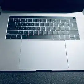 Macbook pro 2019 core i9 ram 16gb/500gb dual vga 15” mulus ex ibox