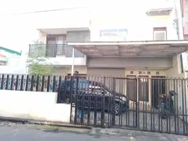 Dijual Cepat BU  Rumah 2 Lantai Diap Huni Di Lebak Surabaya