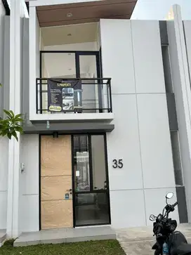 Disewakan rumah 2 Lantai Semi Furnish Cendanaspark
