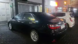 Camry V at 2.5 2016 hitam