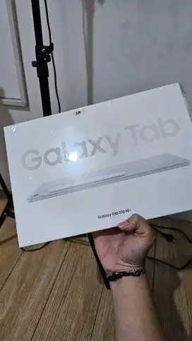 Tab S10FE+ wifi free keyboard cover