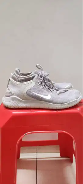 sepatu nike jarang pakai dan ori purple
