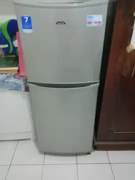 Kulkas aqua 2 pintu