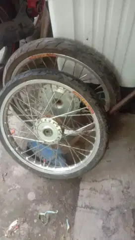 Velg Jari-jari untuk motor Mio, Beat Scoopy dan sejenisnya.