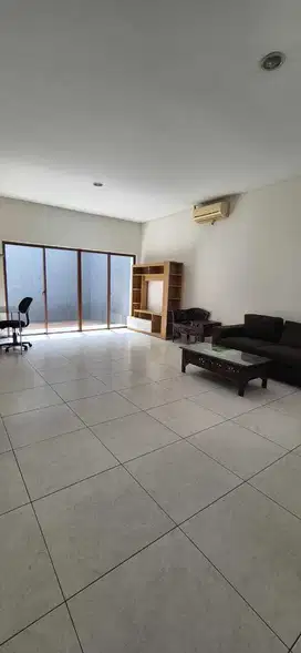 Disewakan Rumah Bagus Siap Huni Di Cluster Alamanda JGC Jakarta