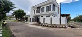 Rumah New American Style Jemursari Surabaya