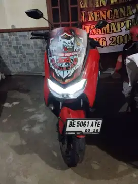 Pengguna wanita, 4.500 km  Nmax 2022