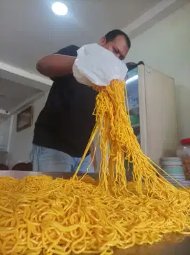 Jual mie mentah