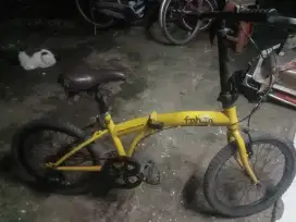 Sepeda lipat ban 20