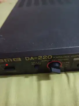 Dijual amplifier karaoke merk BMB DA-220