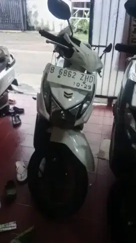 Honda beat putih