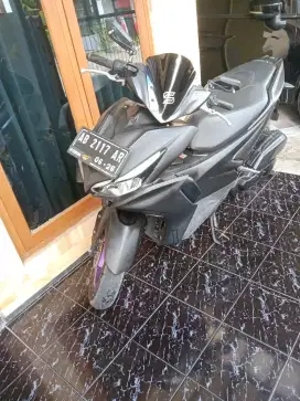 Jual motor aerox tahun 2021 warna hijau stiker skotlet orisinil