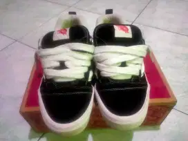 vans knu skool black white
