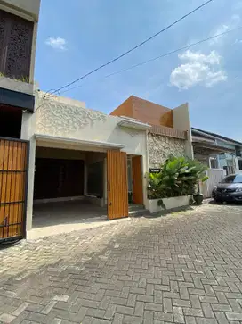 Rumah Mewah Semi Villa full Firnish Di Malang Kota