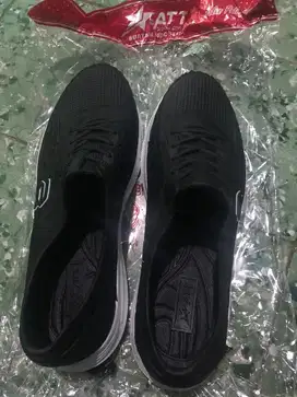 Sepatu karet pria