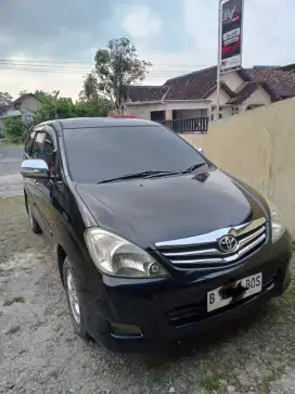 Toyota Innova G matic bensin 2010