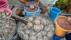 Butuh Untuk Nyotot Produksi Bakso Pake Tangan