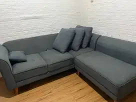 Butuh Cepat! Sofa L abu-abu siap Pakai. Harga nego tipis.