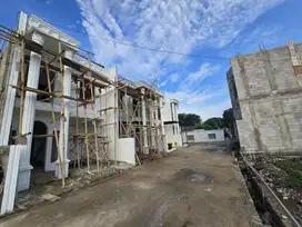 RUMAH 2 LANTAI DESIGN EROPA LOKASI DI PINGGIR JALAN RAYA