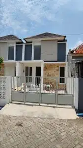 Miliki Rumah Modern, Dekat  Bandara Juanda Di Tropodo Indah, Waru SDA