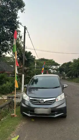 Honda Freed PSD E 2012