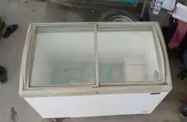 freezer es cocok untuk bahan beku atau frozen food,ikan,es batu dll