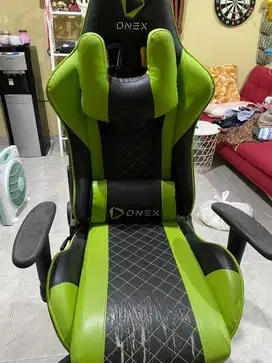 Kursi gaming ONEX