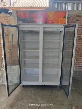 Showcase, freezer box dan freezer kaca