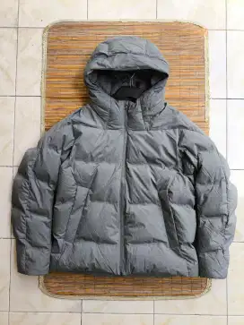 jaket uniqlo seamless size XL kondisi like new