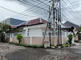 Murah dijual rumah hook Mulyosari Prima, dekat Pakuwon city mall
