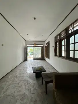 Dijual Rumah Tua di daerah Cideng Jakarta Barat