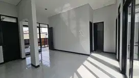 Rumah Kantor Baru Siap Huni, 3 Kamar, Masuk Mobil, Sewa Bulanan