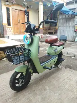 Sepeda listrik uwinfly d7s