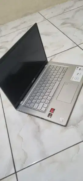 Laptop axus  bekas ryzen 3