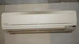 Indor ac Daikin setengah pk