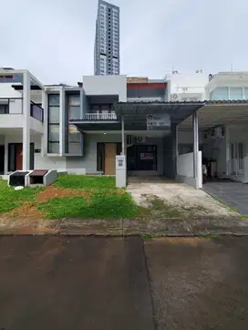 Disewakan Rumah 2 lantai di Emerald Town House, Bintaro Jaya