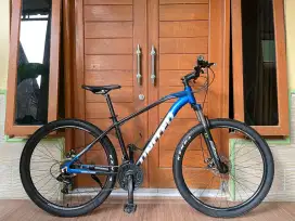 United Dallas 27.5 Alloy