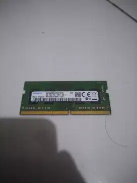 Memory 4GB merk samsung